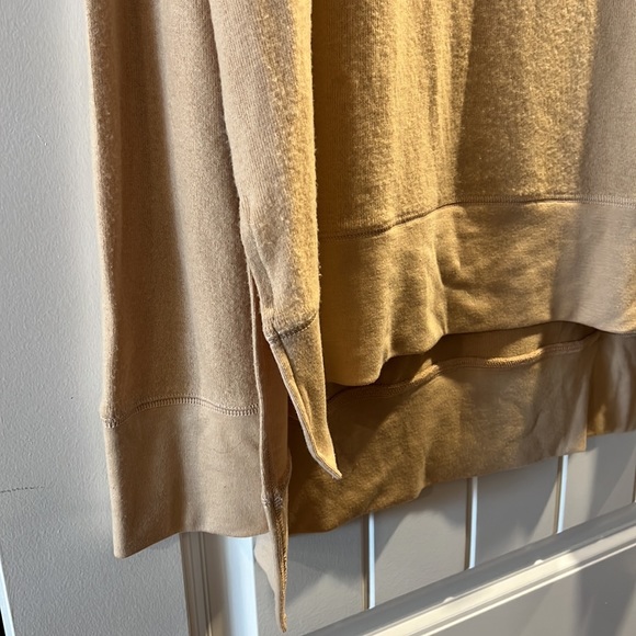 ALO Yoga Glimpse Long Sleeve NWT - Picture 2 of 4